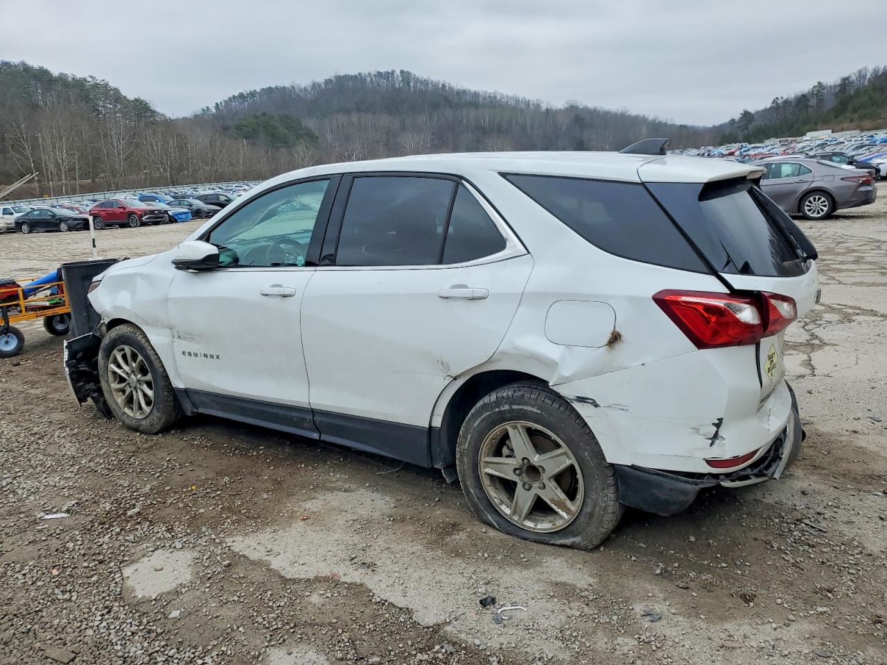 2020 CHEVROLET EQUINOX LT photo 2