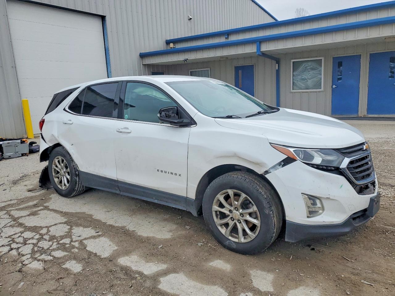 2020 CHEVROLET EQUINOX LT photo 4
