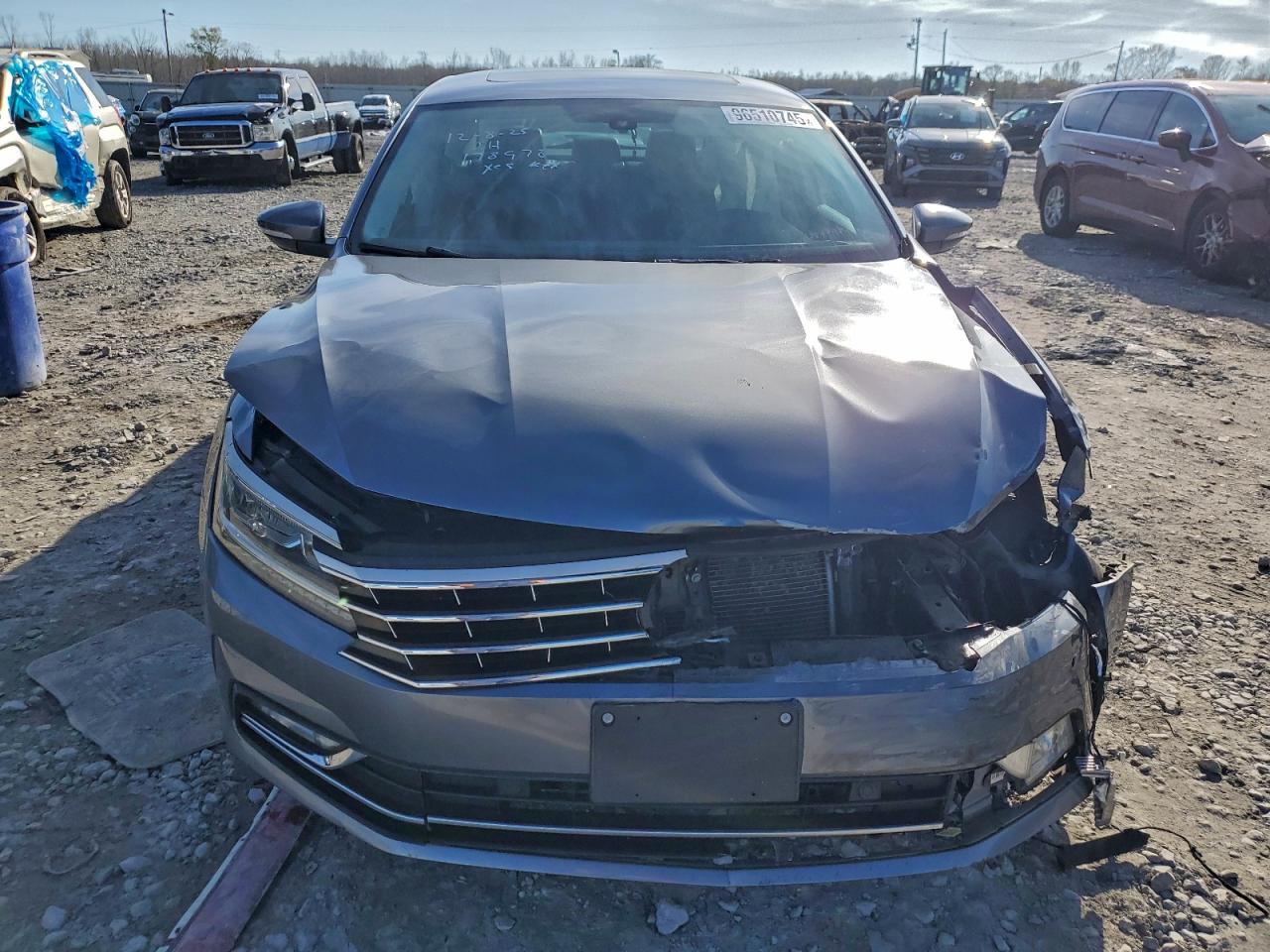 2017 VOLKSWAGEN PASSAT SE photo 5