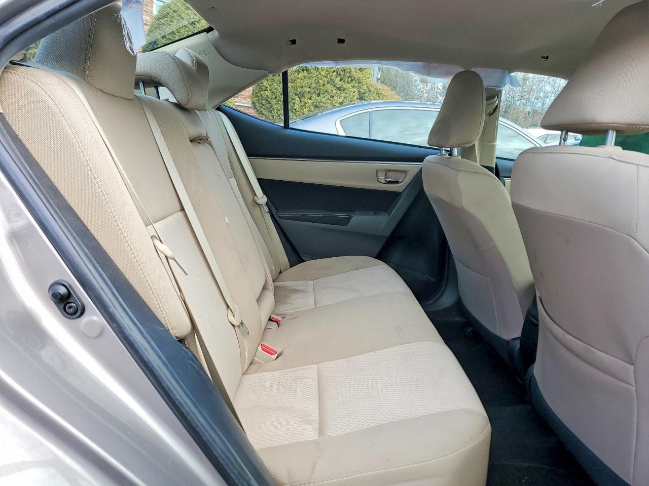2015 TOYOTA COROLLA photo 10