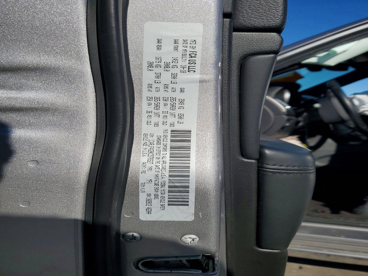 2019 JEEP GRAND CHEROKEE LAREDO photo 12