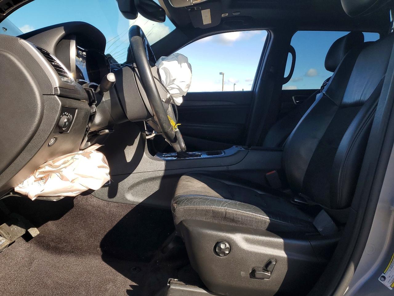 2019 JEEP GRAND CHEROKEE LAREDO photo 7