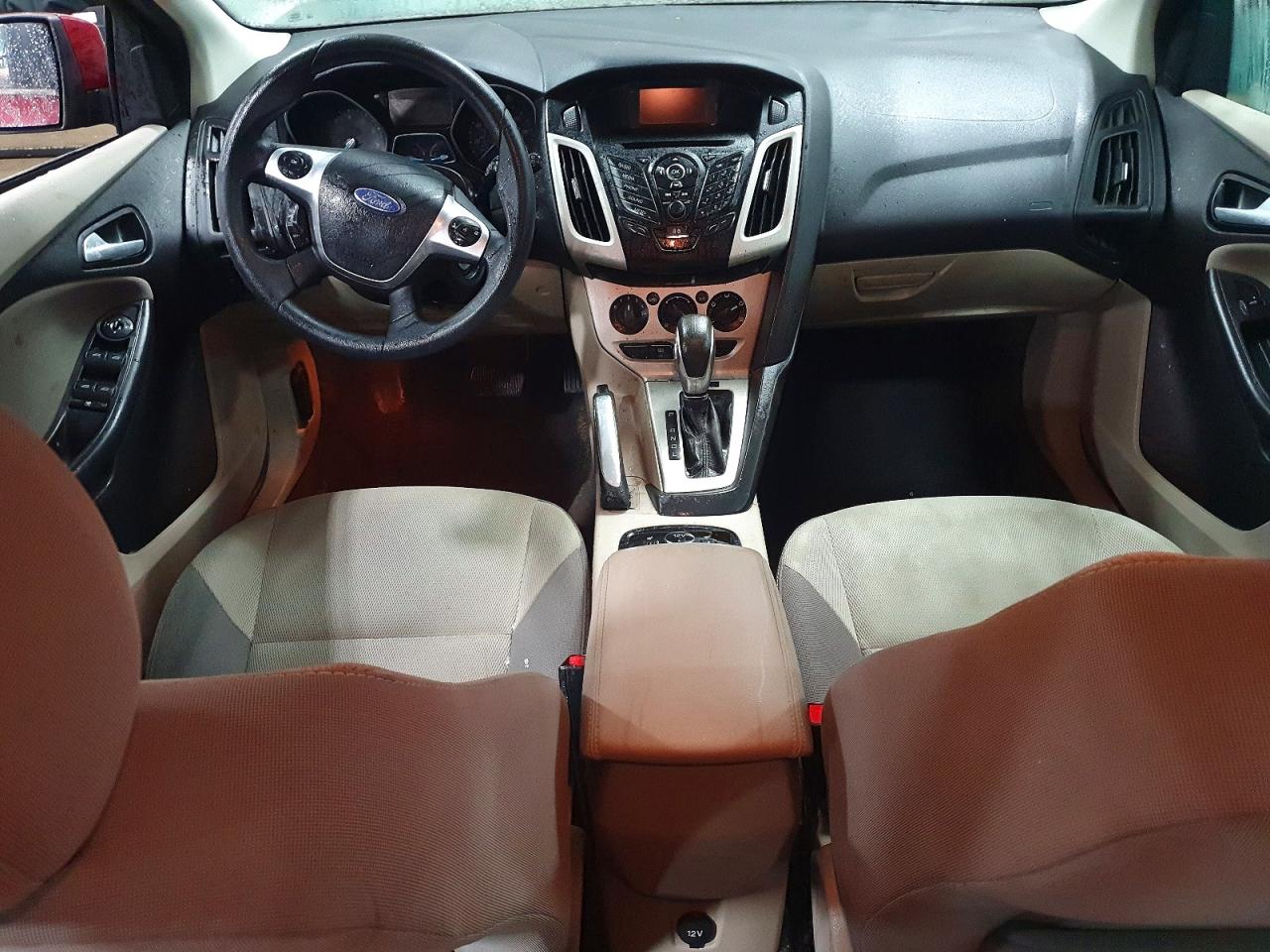 2014 FORD FOCUS SE photo 15