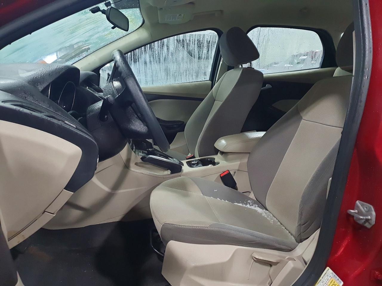 2014 FORD FOCUS SE photo 13