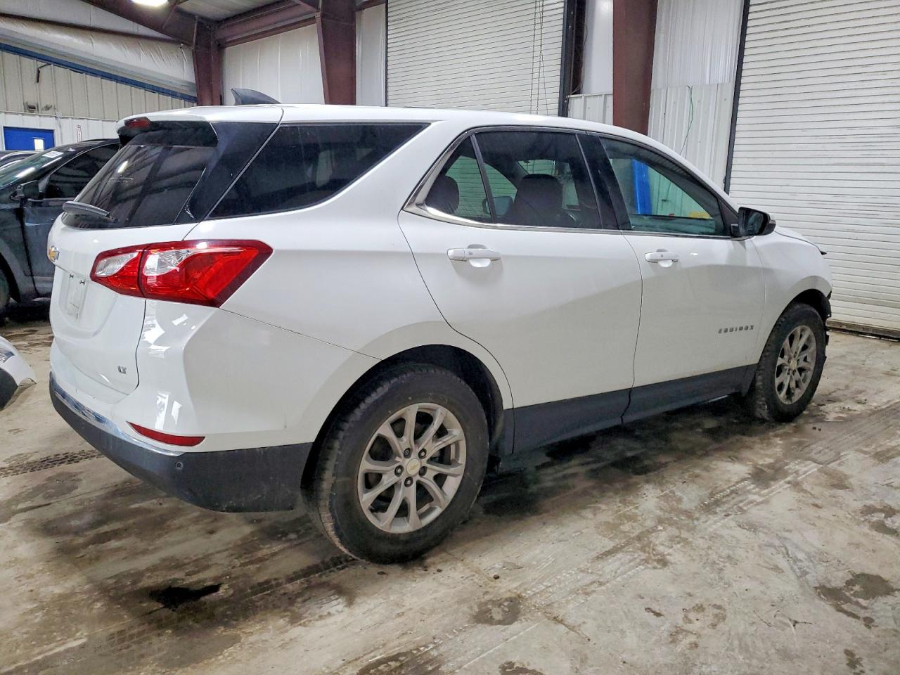 2019 CHEVROLET EQUINOX LT photo 3