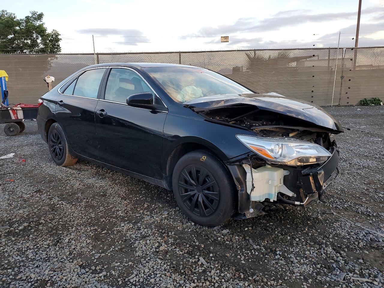 2015 TOYOTA CAMRY LE photo 7