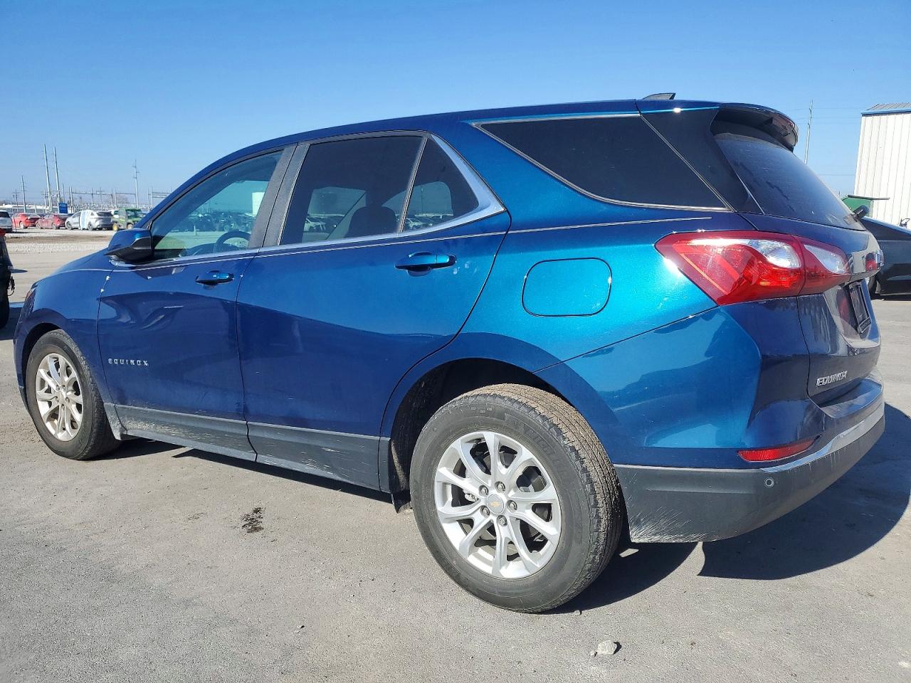 2021 CHEVROLET EQUINOX LT photo 2