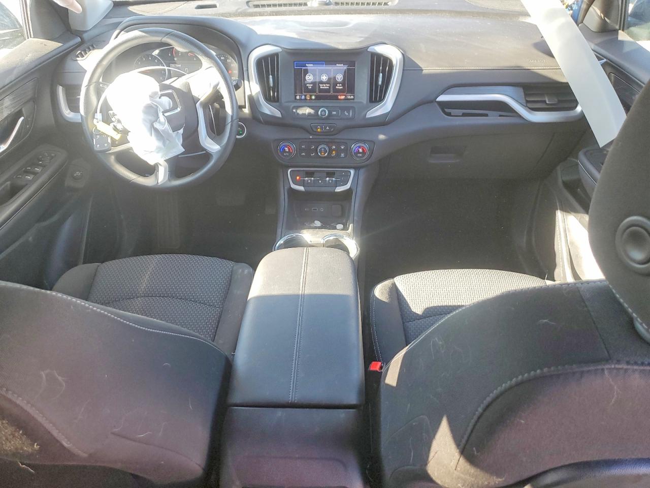 2024 GMC TERRAIN SLE photo 15