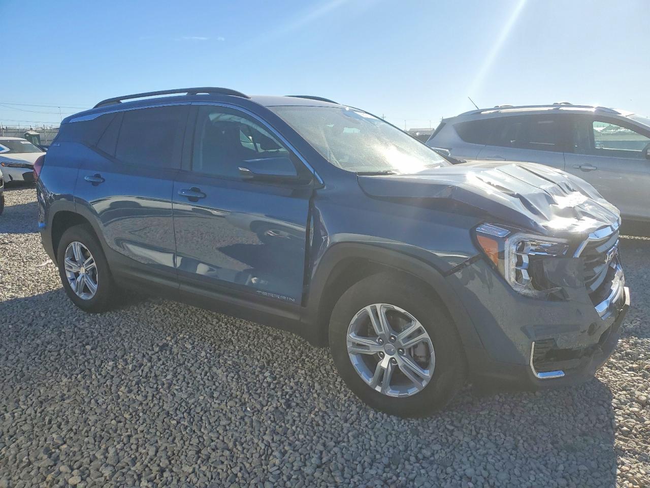 2024 GMC TERRAIN SLE photo 7