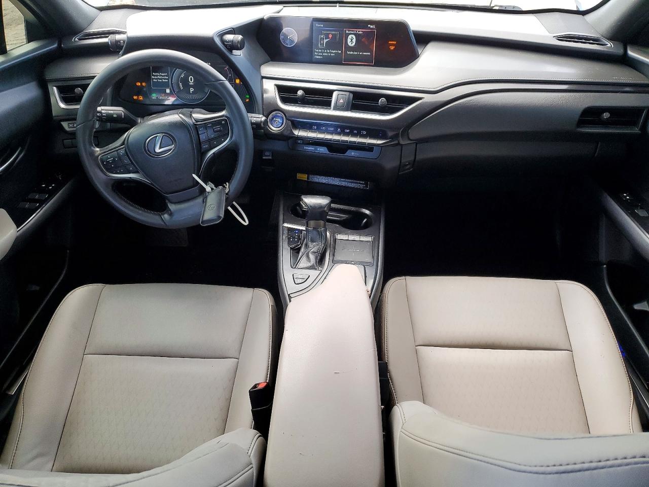 2022 LEXUS UX 250H BASE photo 8