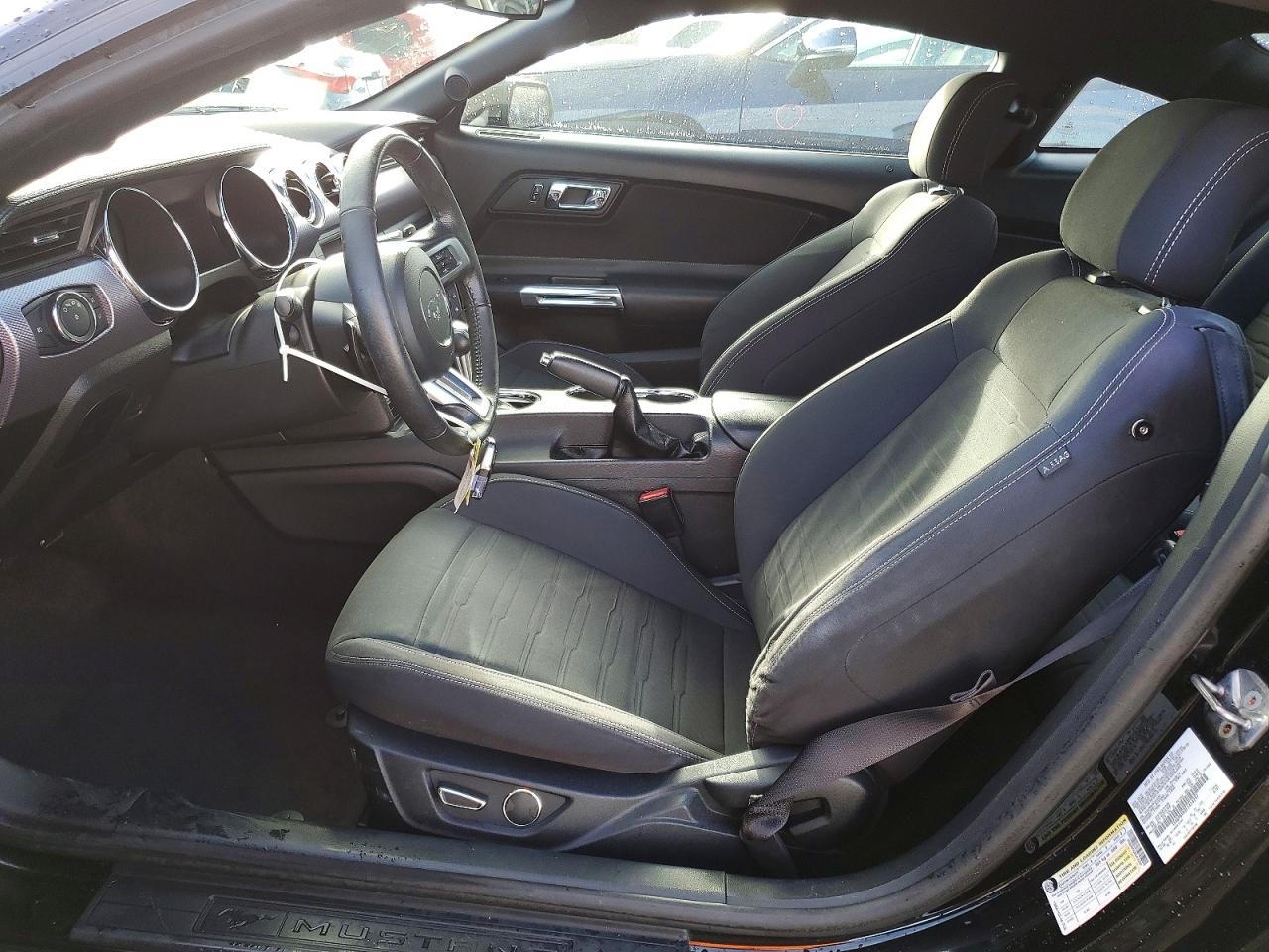 2015 FORD MUSTANG photo 7