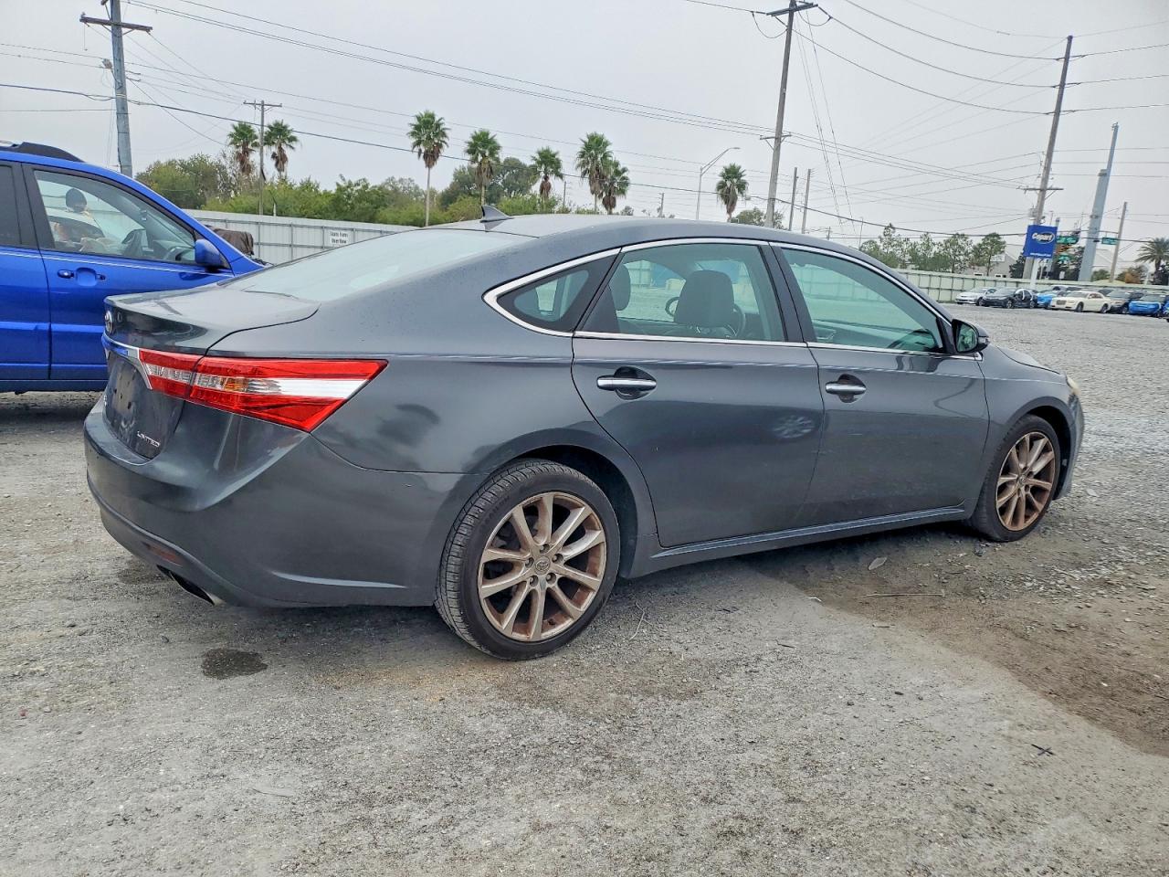 2013 TOYOTA AVALON BASE photo 3