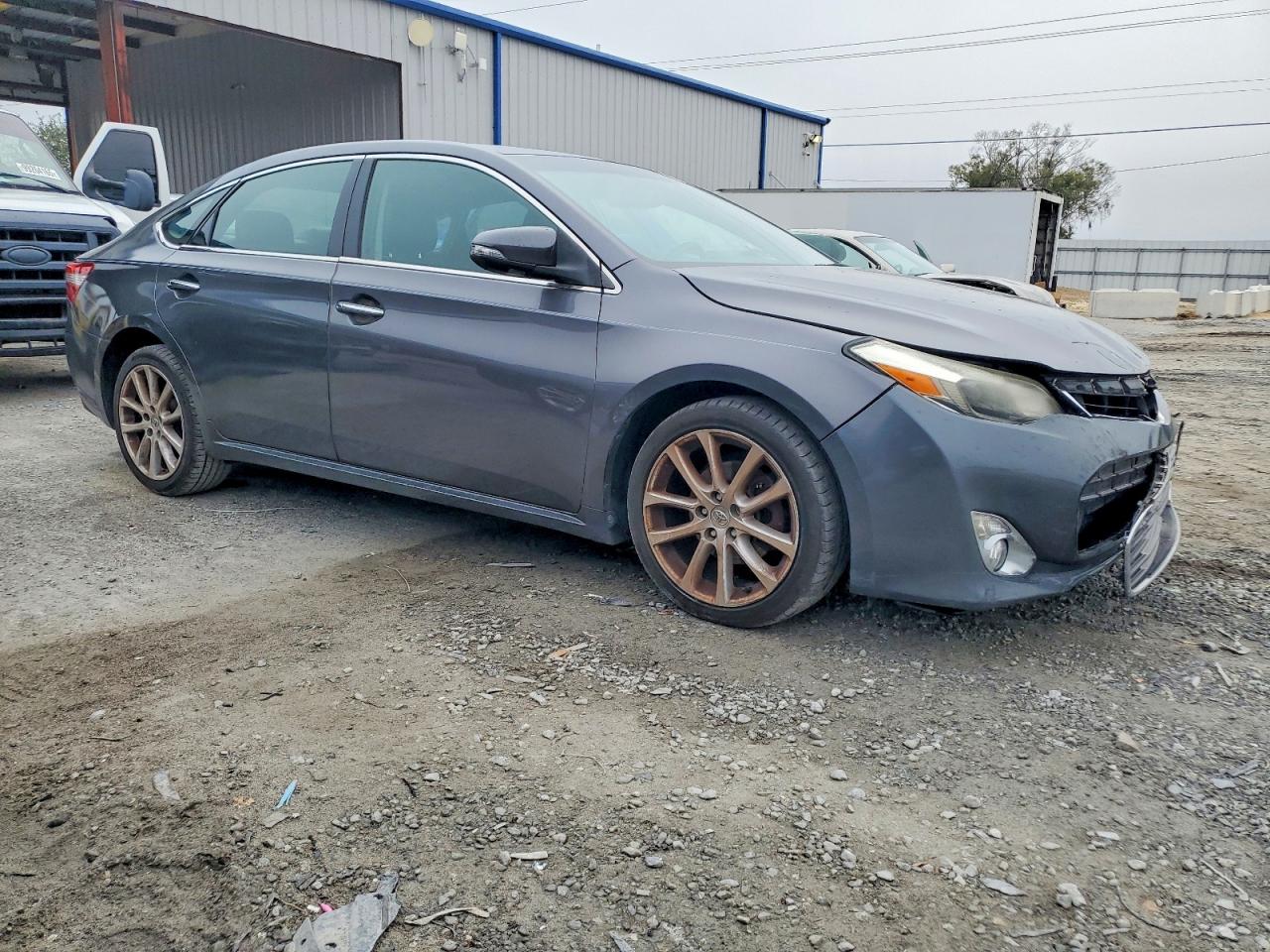 2013 TOYOTA AVALON BASE photo 4