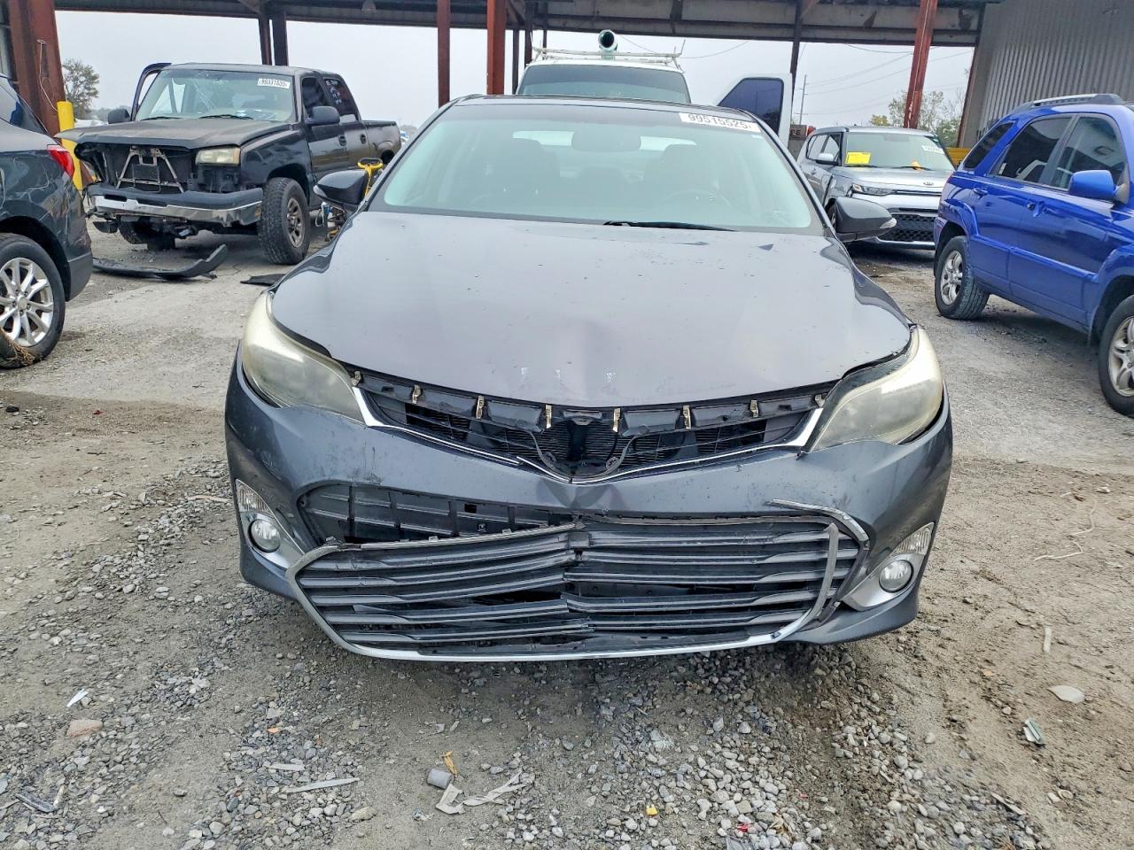 2013 TOYOTA AVALON BASE photo 5