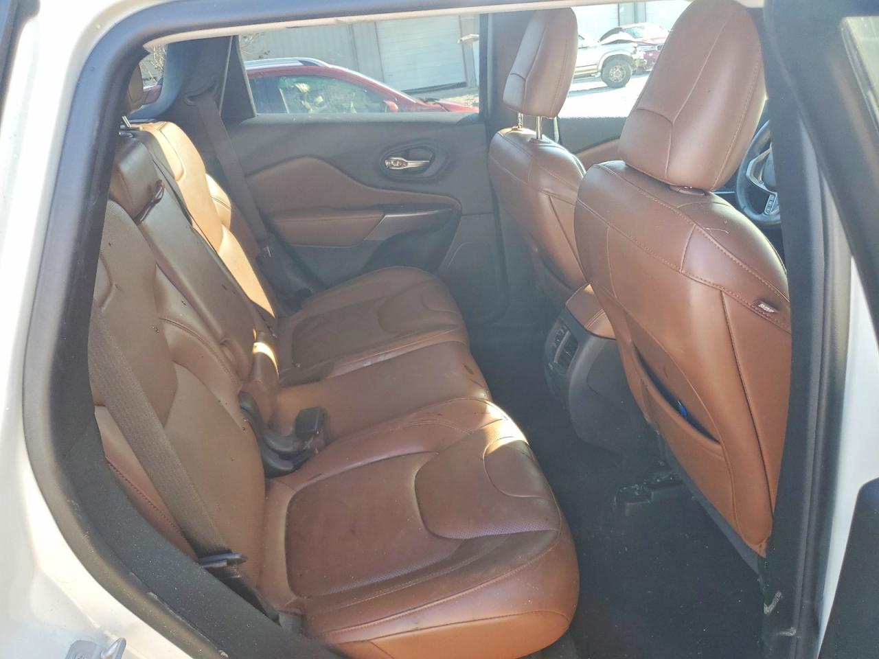 2019 JEEP CHEROKEE OVERLAND photo 10