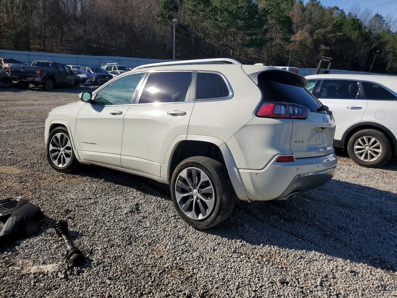 2019 JEEP CHEROKEE OVERLAND photo 2