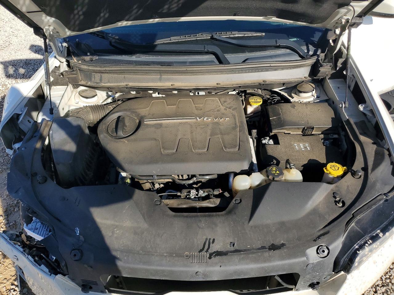 2019 JEEP CHEROKEE OVERLAND photo 11
