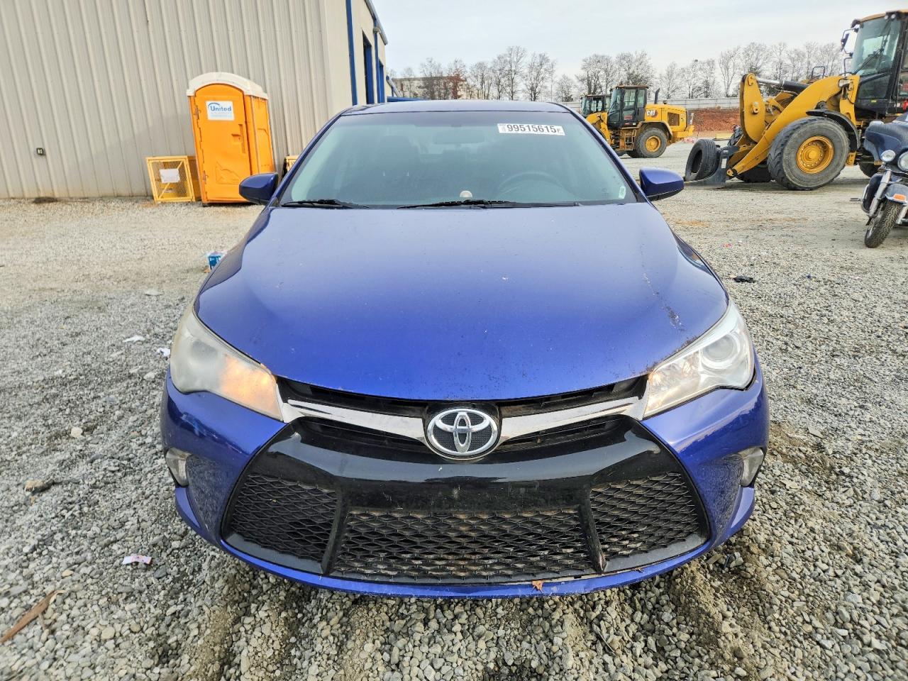 2016 TOYOTA CAMRY LE photo 5