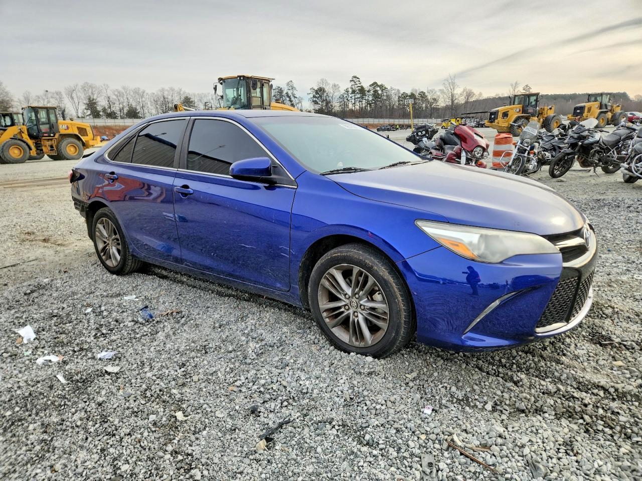 2016 TOYOTA CAMRY LE photo 4