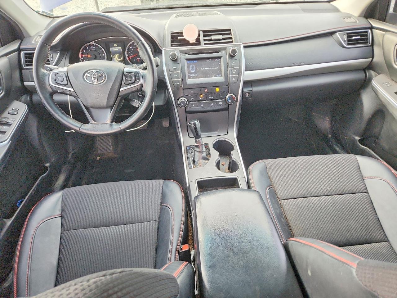 2016 TOYOTA CAMRY LE photo 8