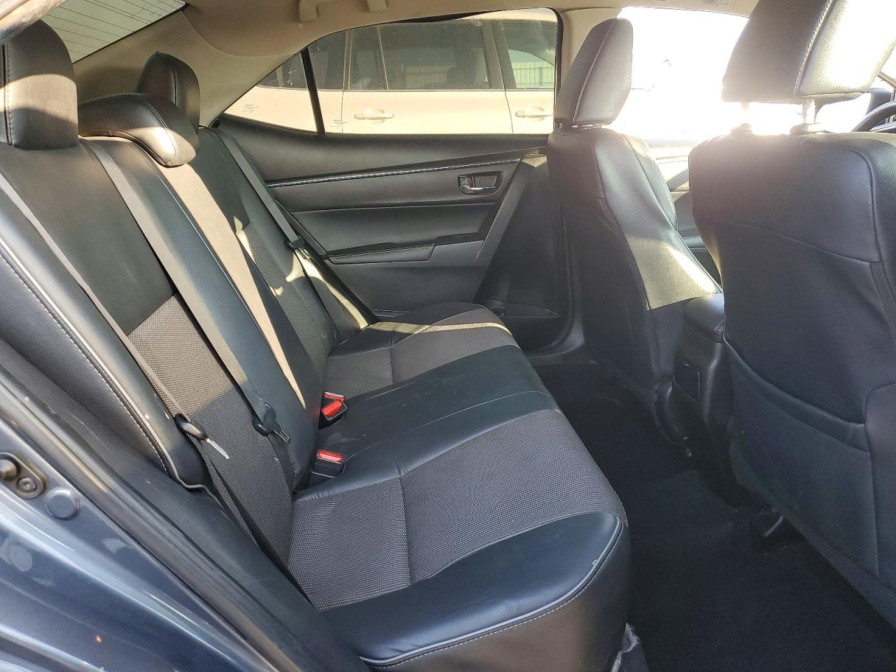 2014 TOYOTA COROLLA L photo 10