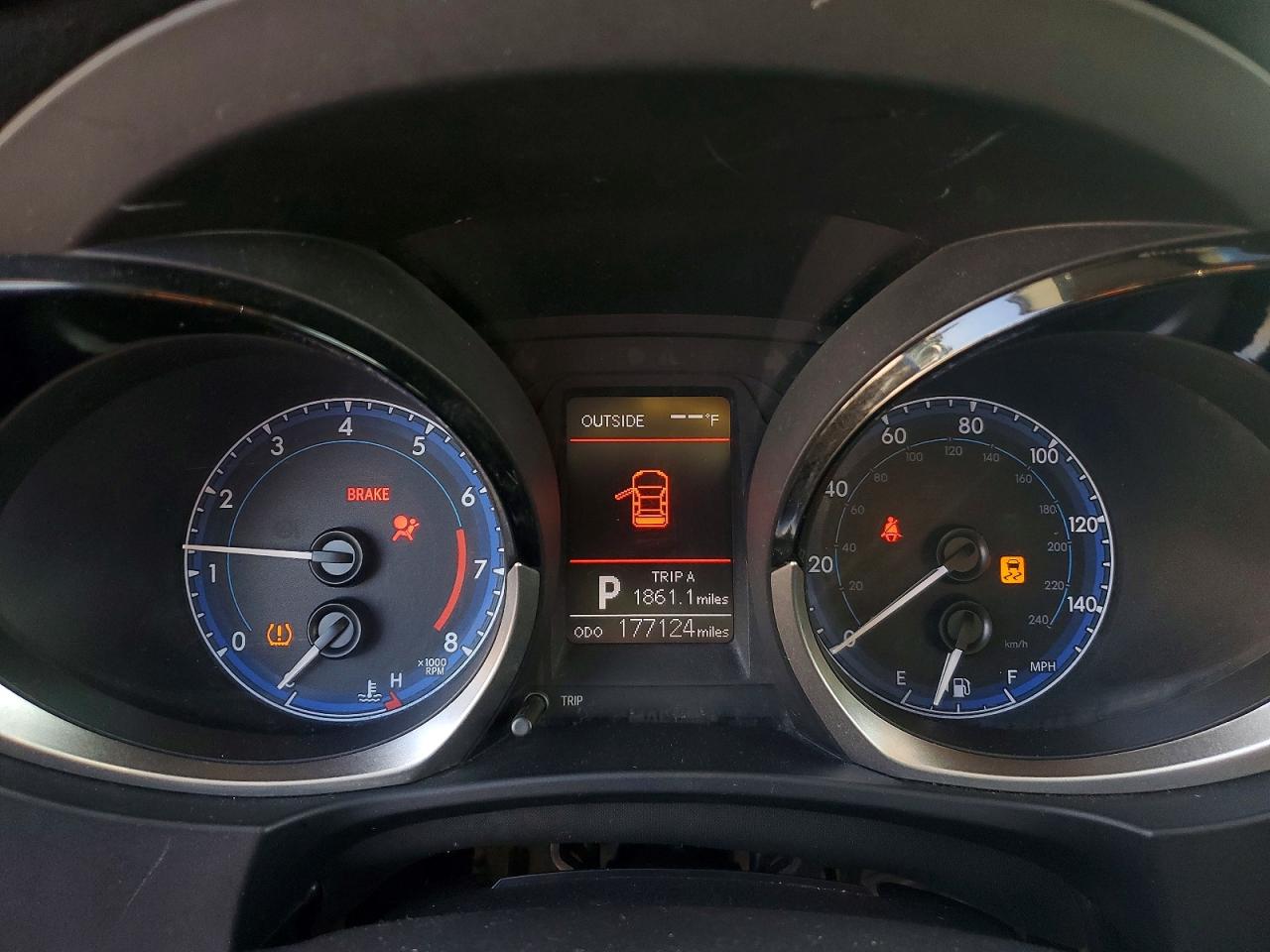 2014 TOYOTA COROLLA L photo 9
