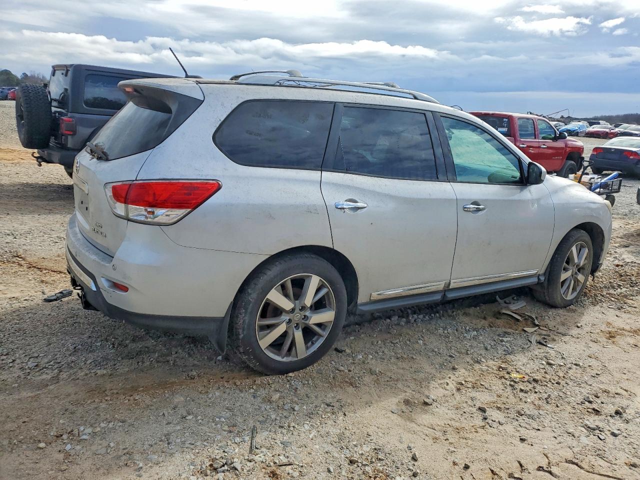 2013 NISSAN PATHFINDER S photo 3