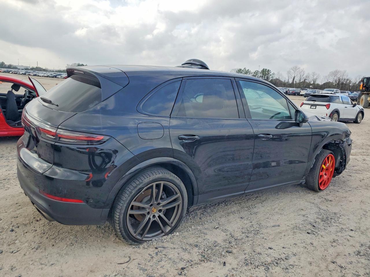 2022 PORSCHE CAYENNE photo 5