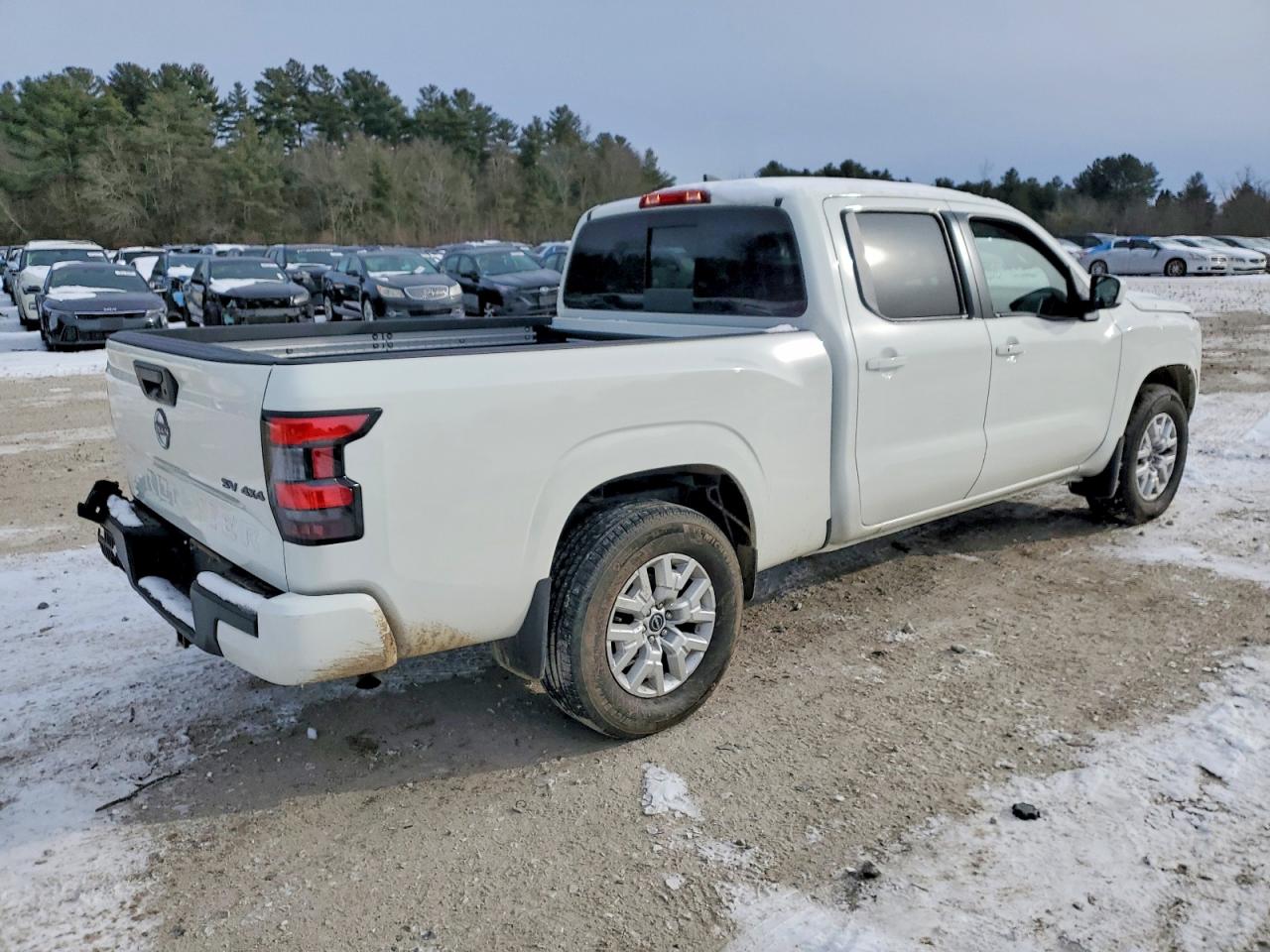 2024 NISSAN FRONTIER SV photo 3