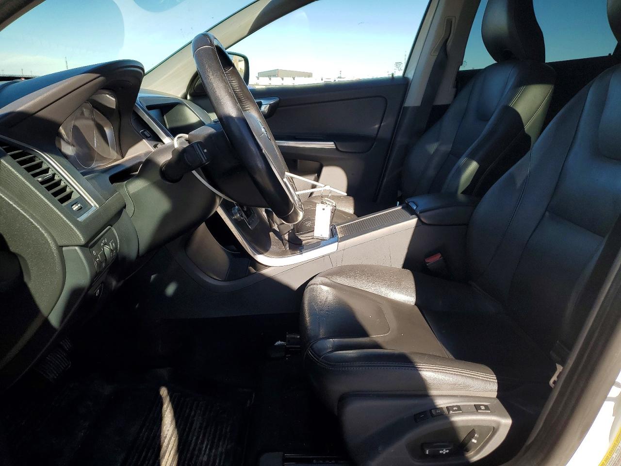 2016 VOLVO XC60 T6 PREMIER photo 13