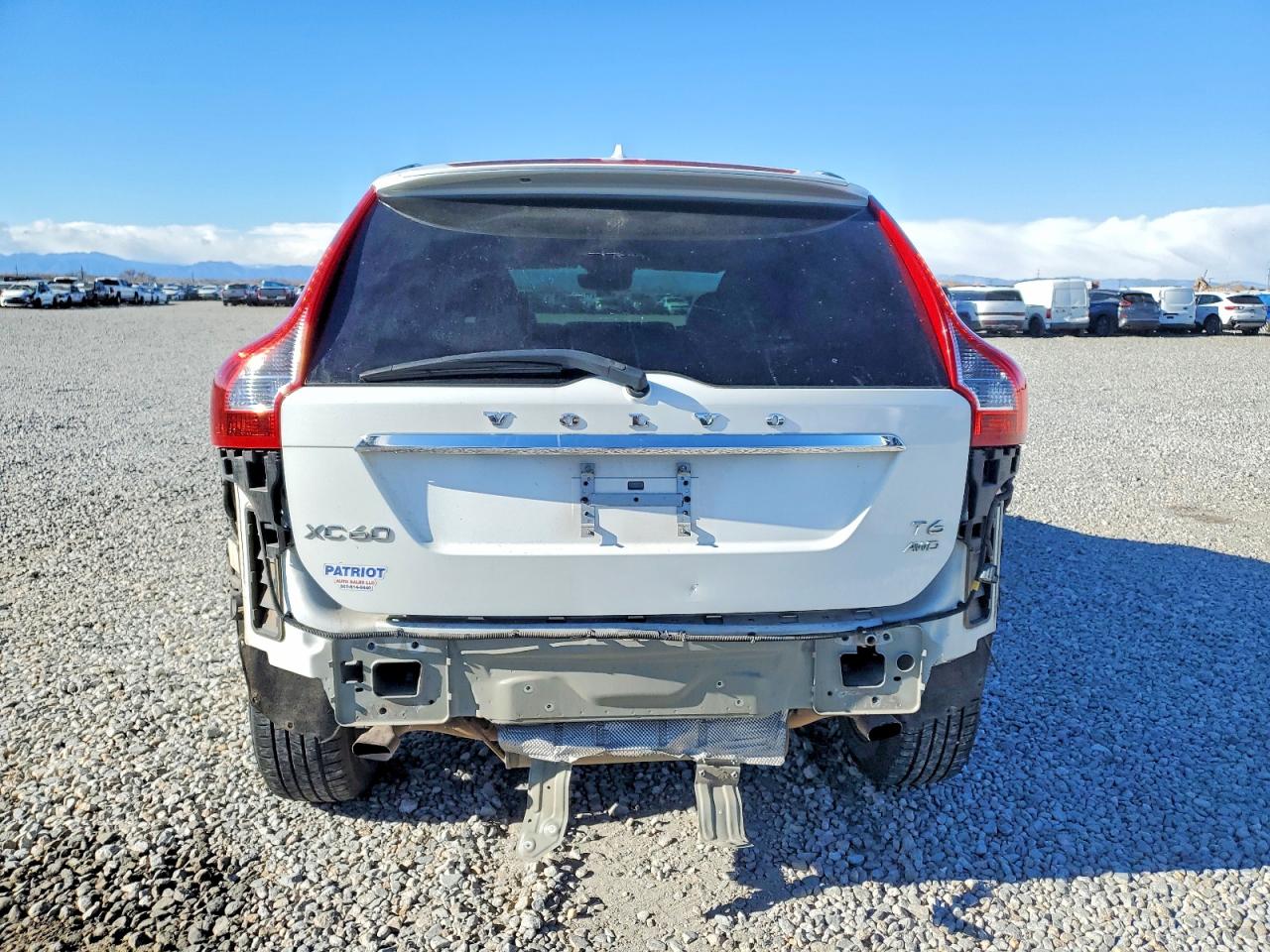 2016 VOLVO XC60 T6 PREMIER photo 11