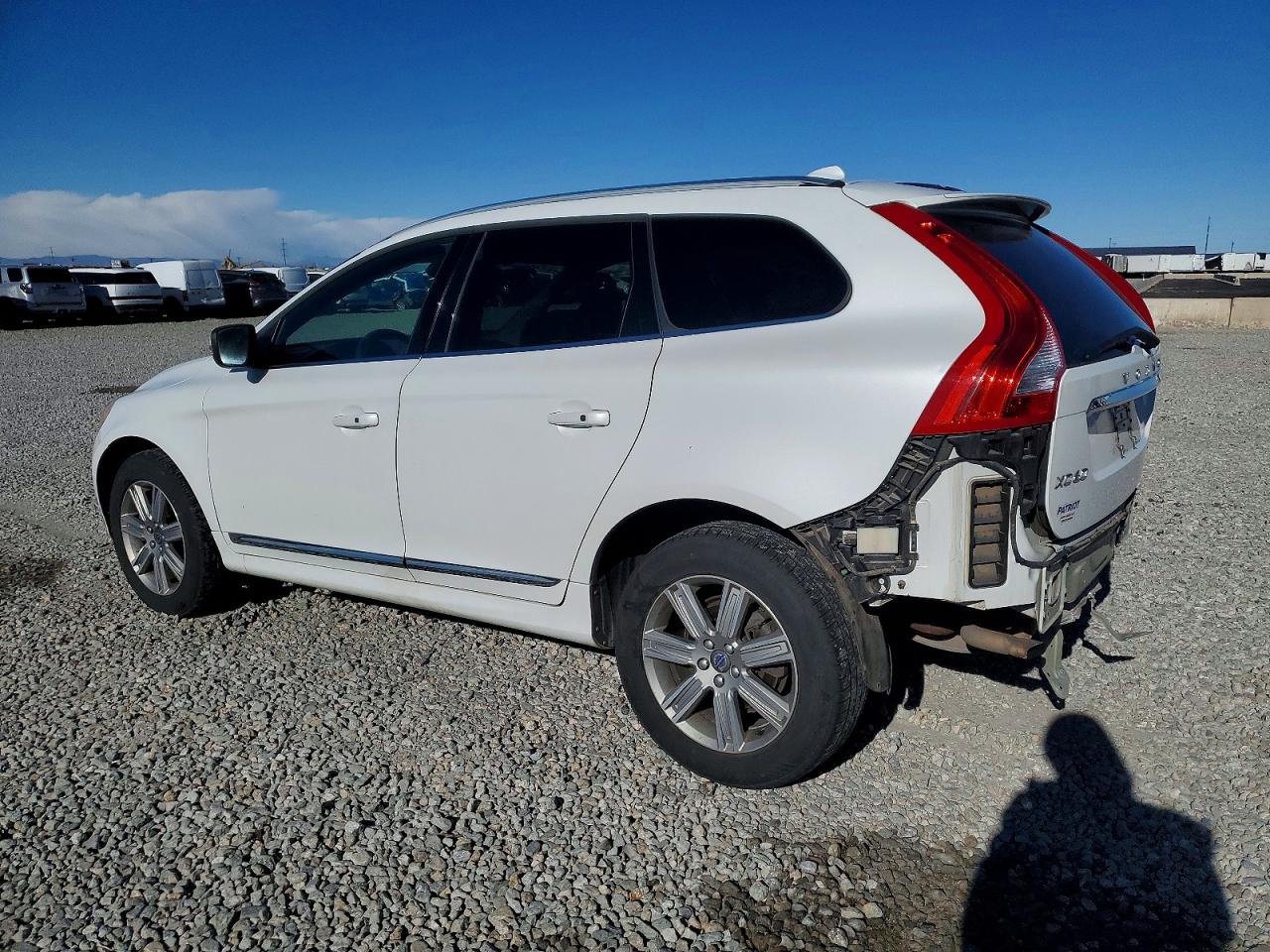 2016 VOLVO XC60 T6 PREMIER photo 3