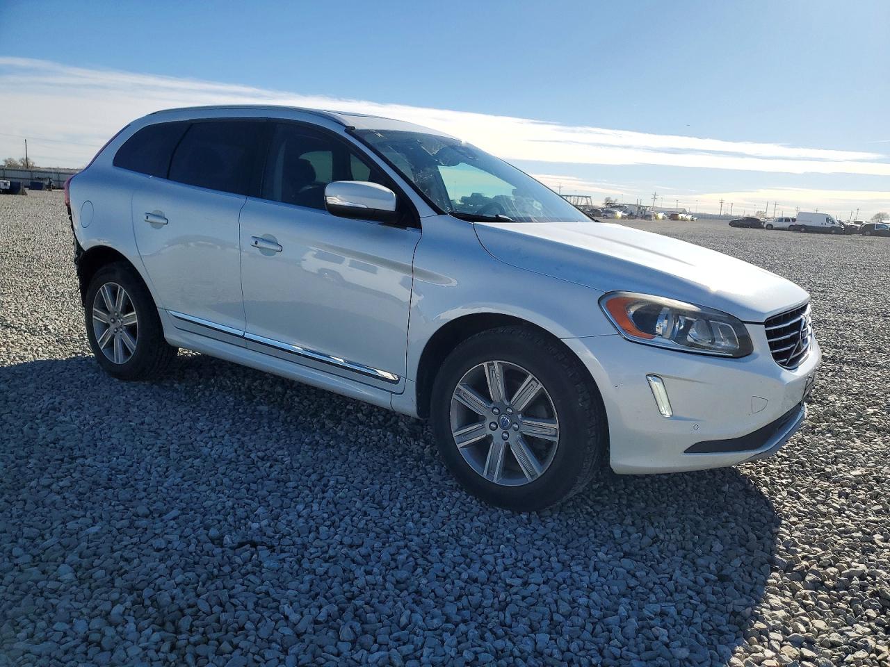 2016 VOLVO XC60 T6 PREMIER photo 7
