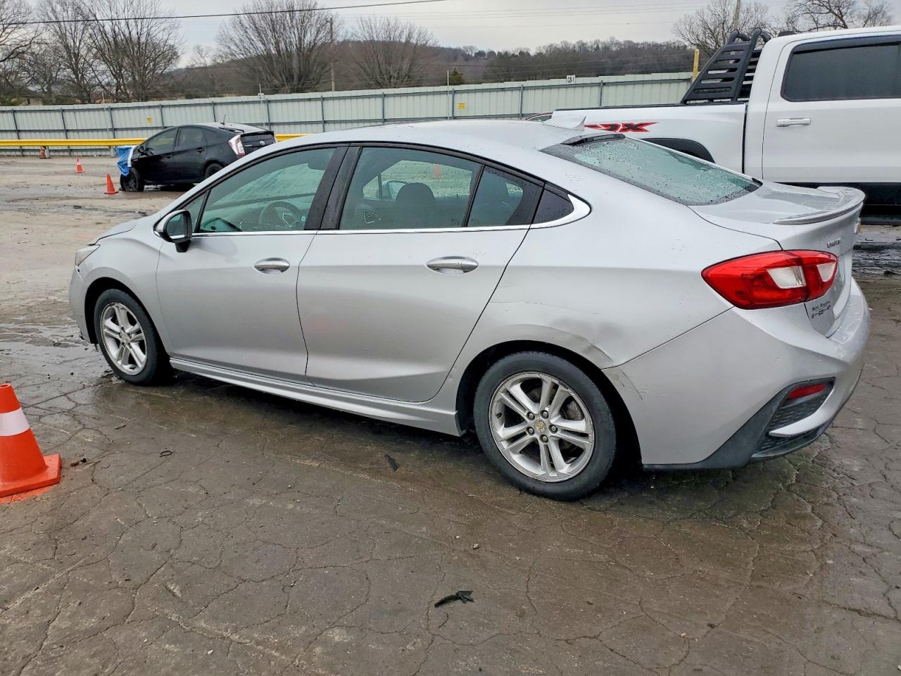 2016 CHEVROLET CRUZE LT photo 3