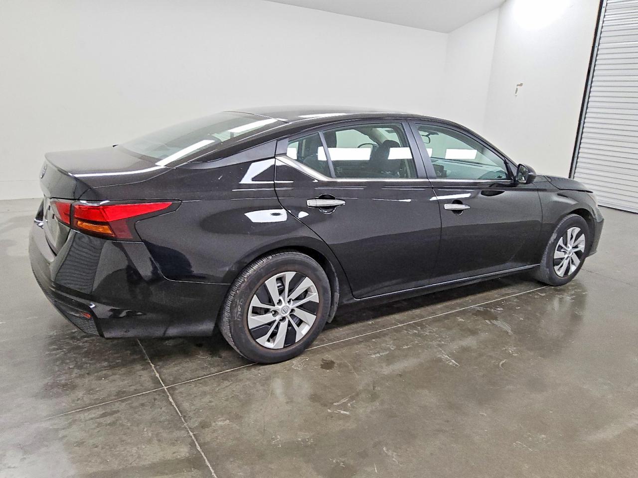 2024 NISSAN ALTIMA S photo 3