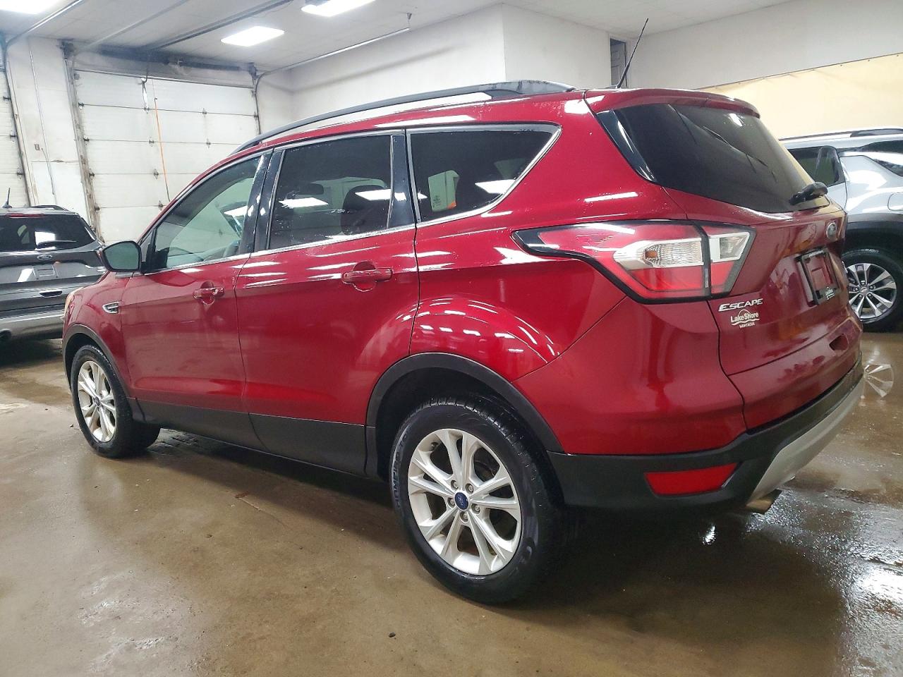 2017 FORD ESCAPE SE photo 2