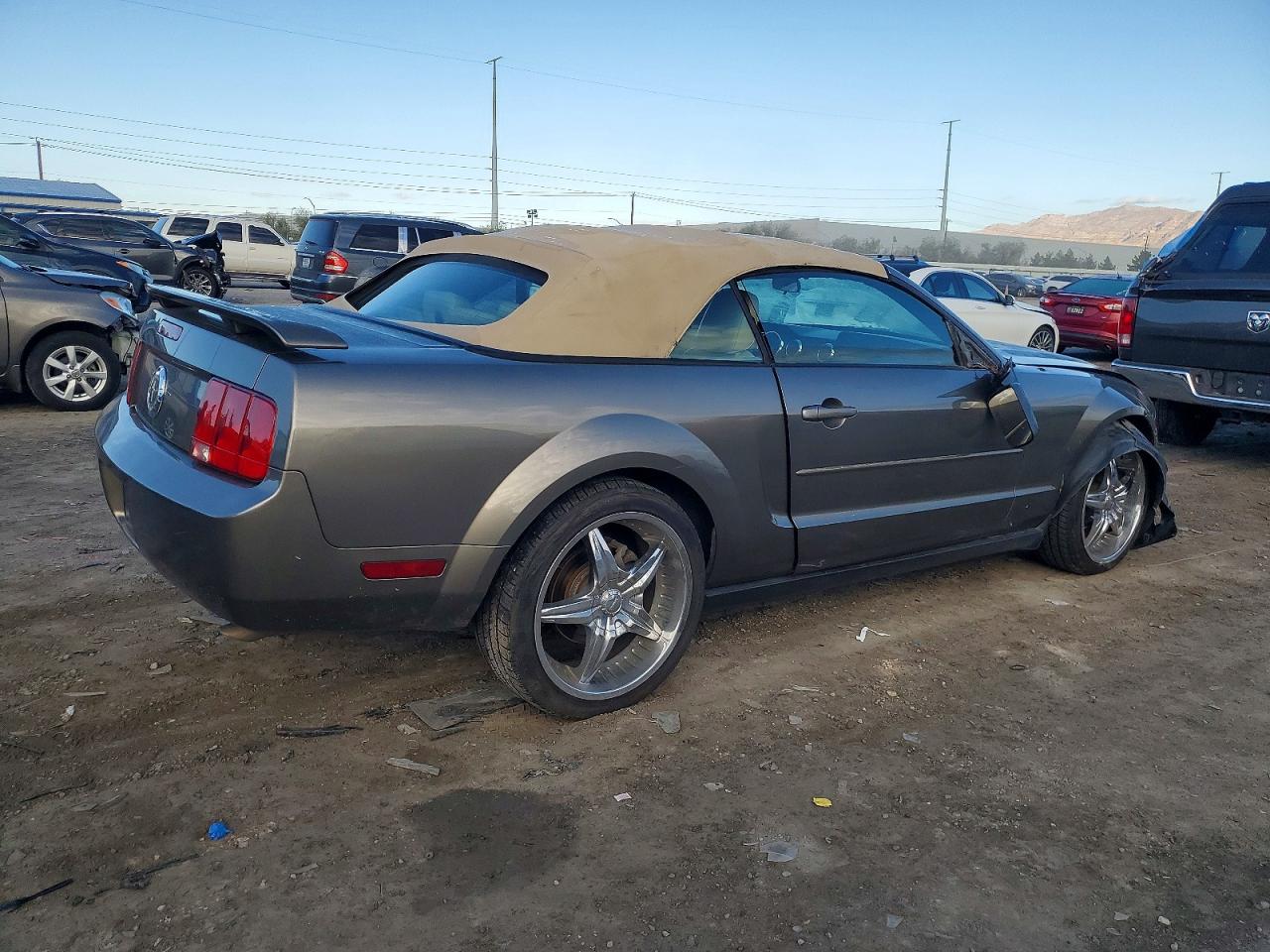 2005 FORD MUSTANG photo 3