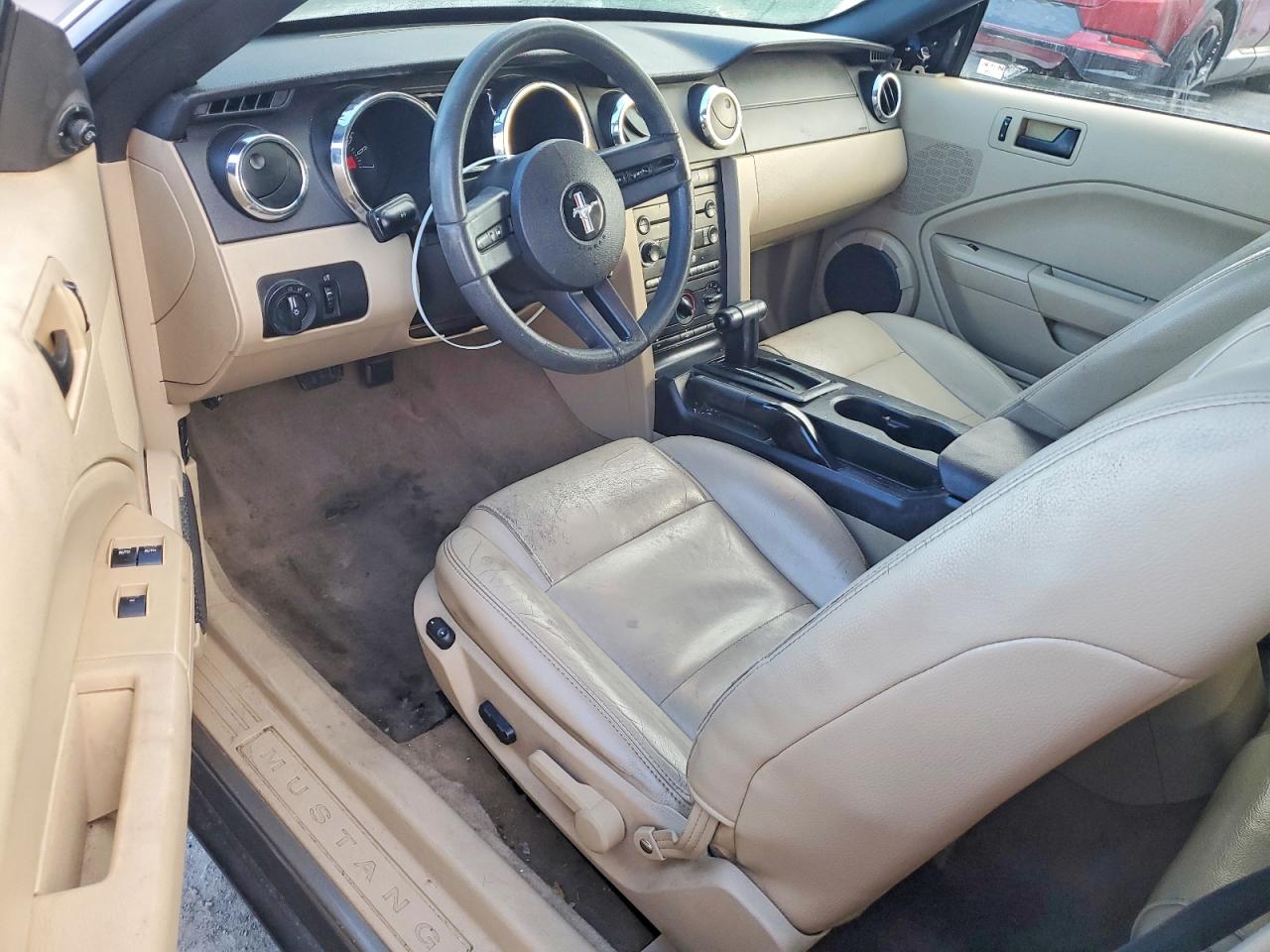 2005 FORD MUSTANG photo 8