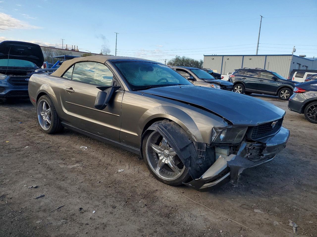 2005 FORD MUSTANG photo 4