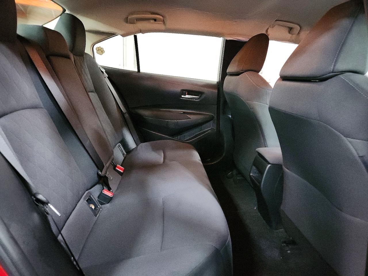 2020 TOYOTA COROLLA LE photo 10