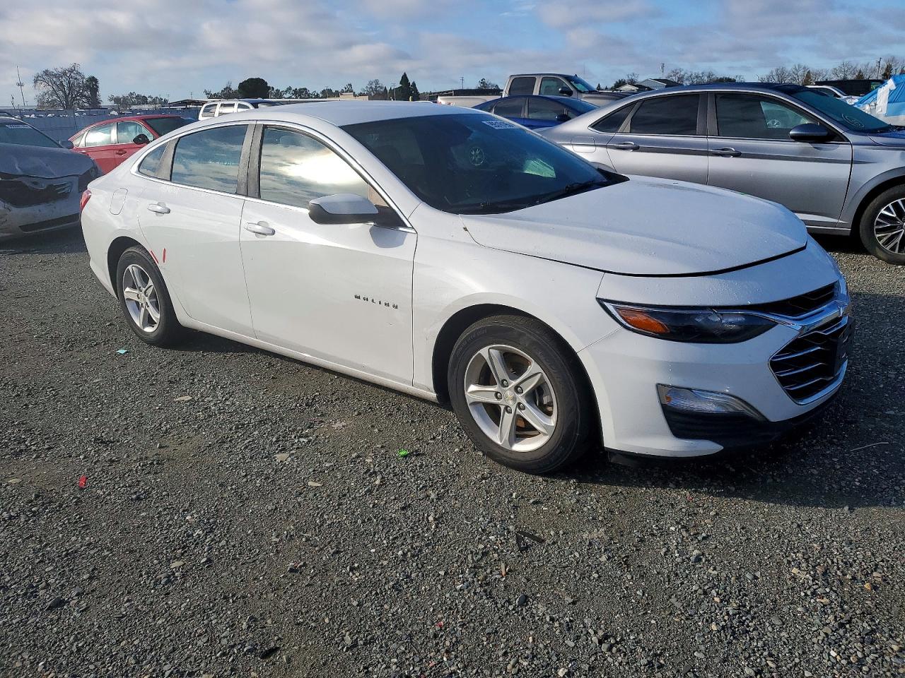 2020 CHEVROLET MALIBU LS photo 4