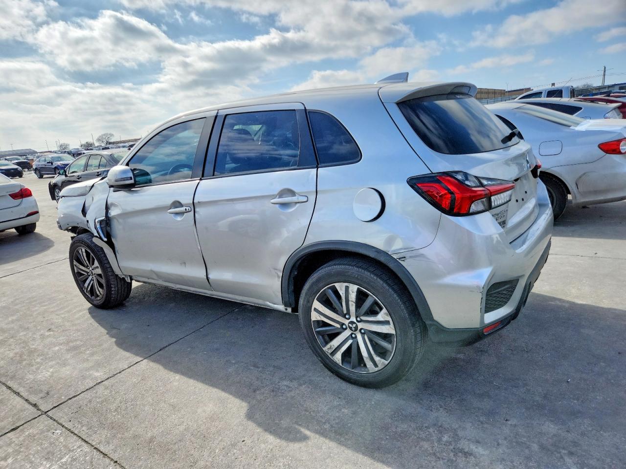 2023 MITSUBISHI OUTLANDER SPORT S/SE photo 2