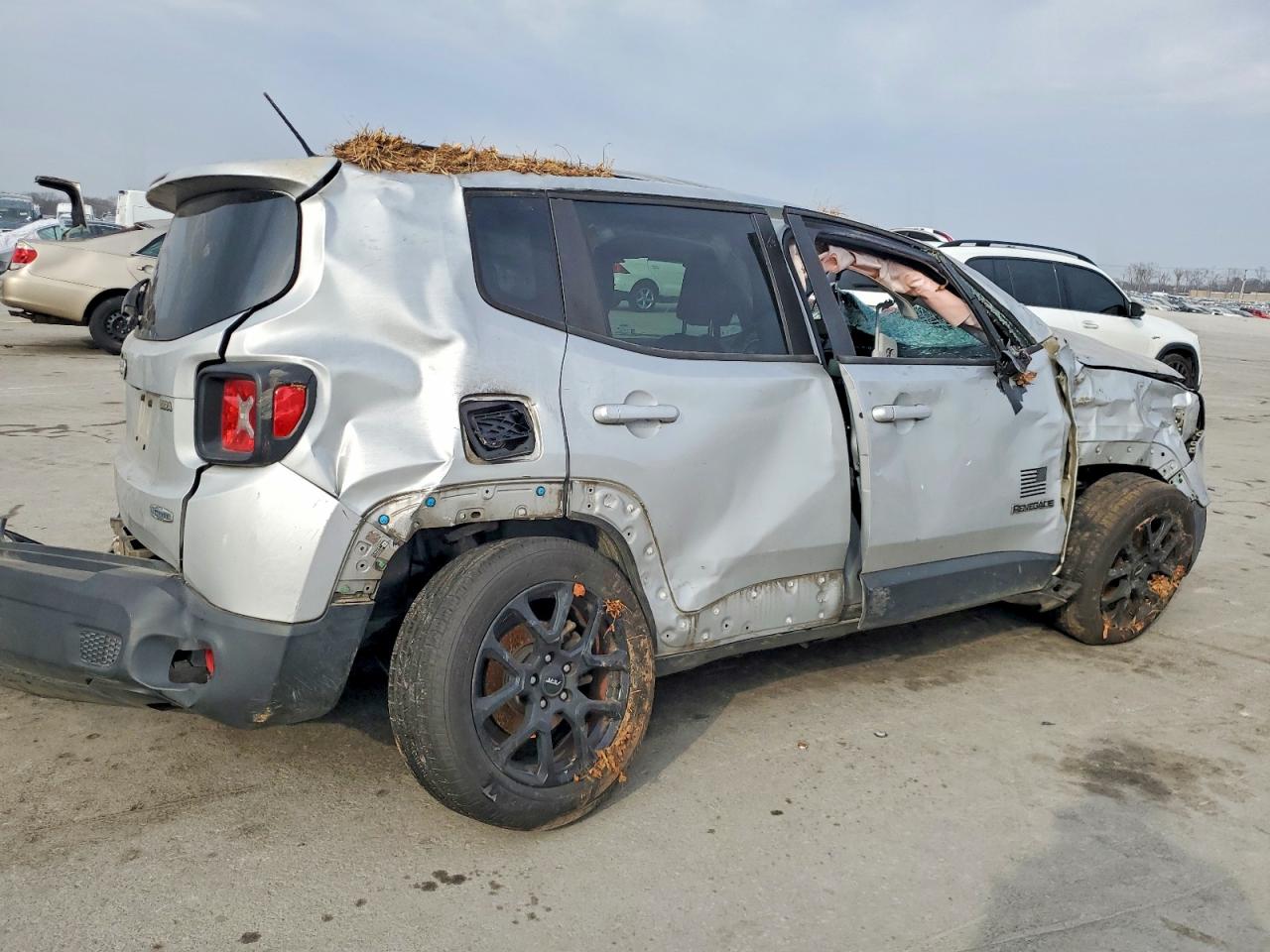 2015 JEEP RENEGADE LATITUDE photo 3