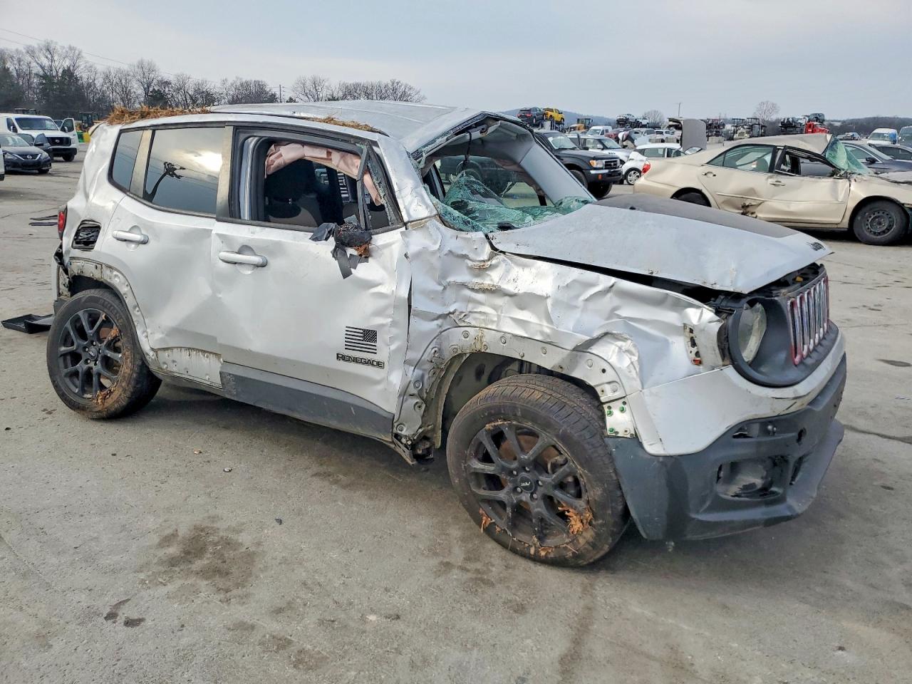 2015 JEEP RENEGADE LATITUDE photo 4