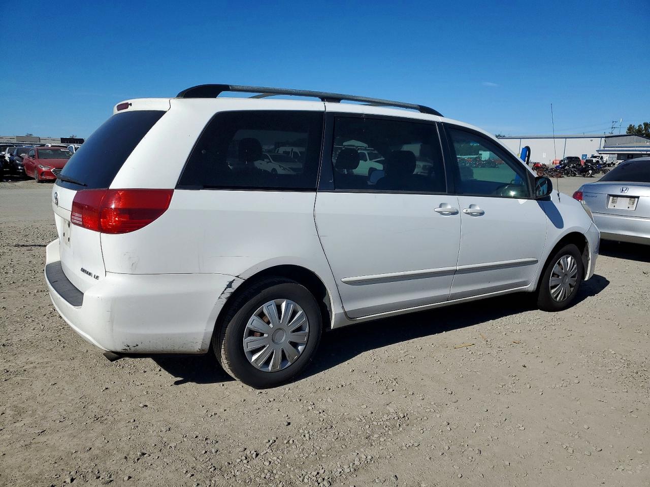2004 TOYOTA SIENNA CE photo 3