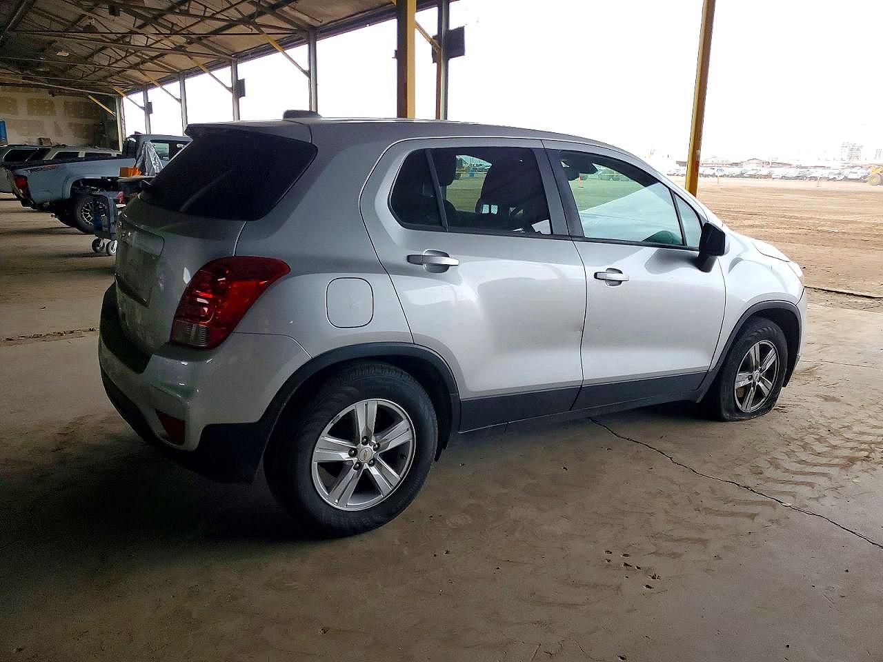 2020 CHEVROLET TRAX LS photo 3