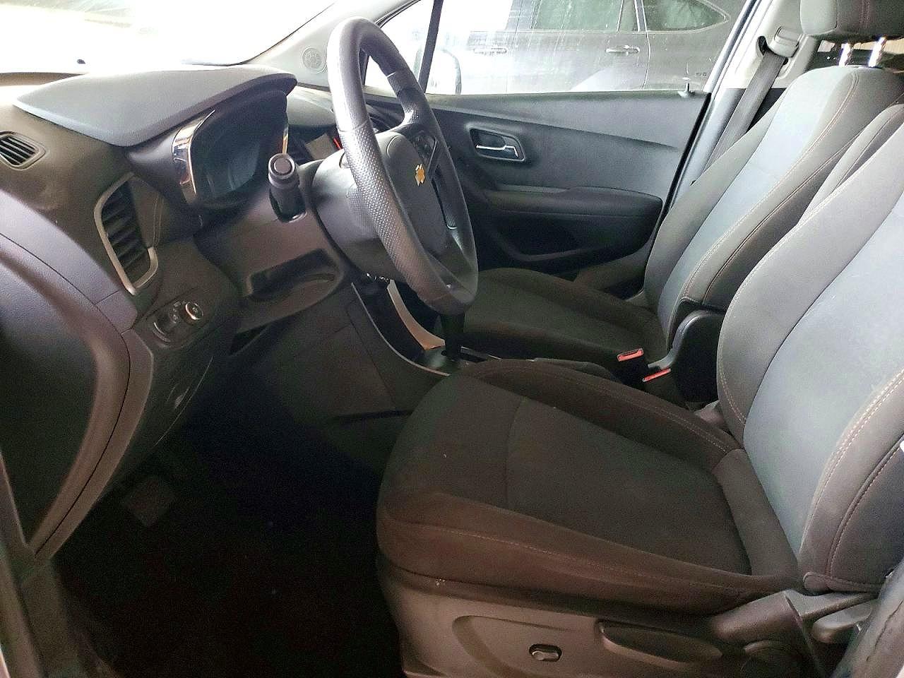 2020 CHEVROLET TRAX LS photo 7