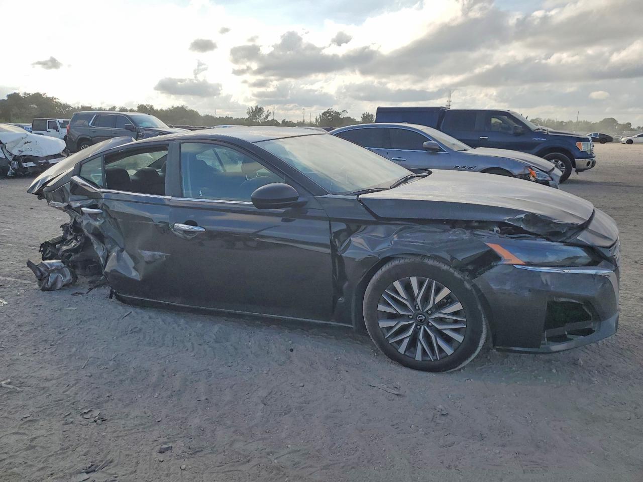 2025 NISSAN ALTIMA 2.5 SV photo 4