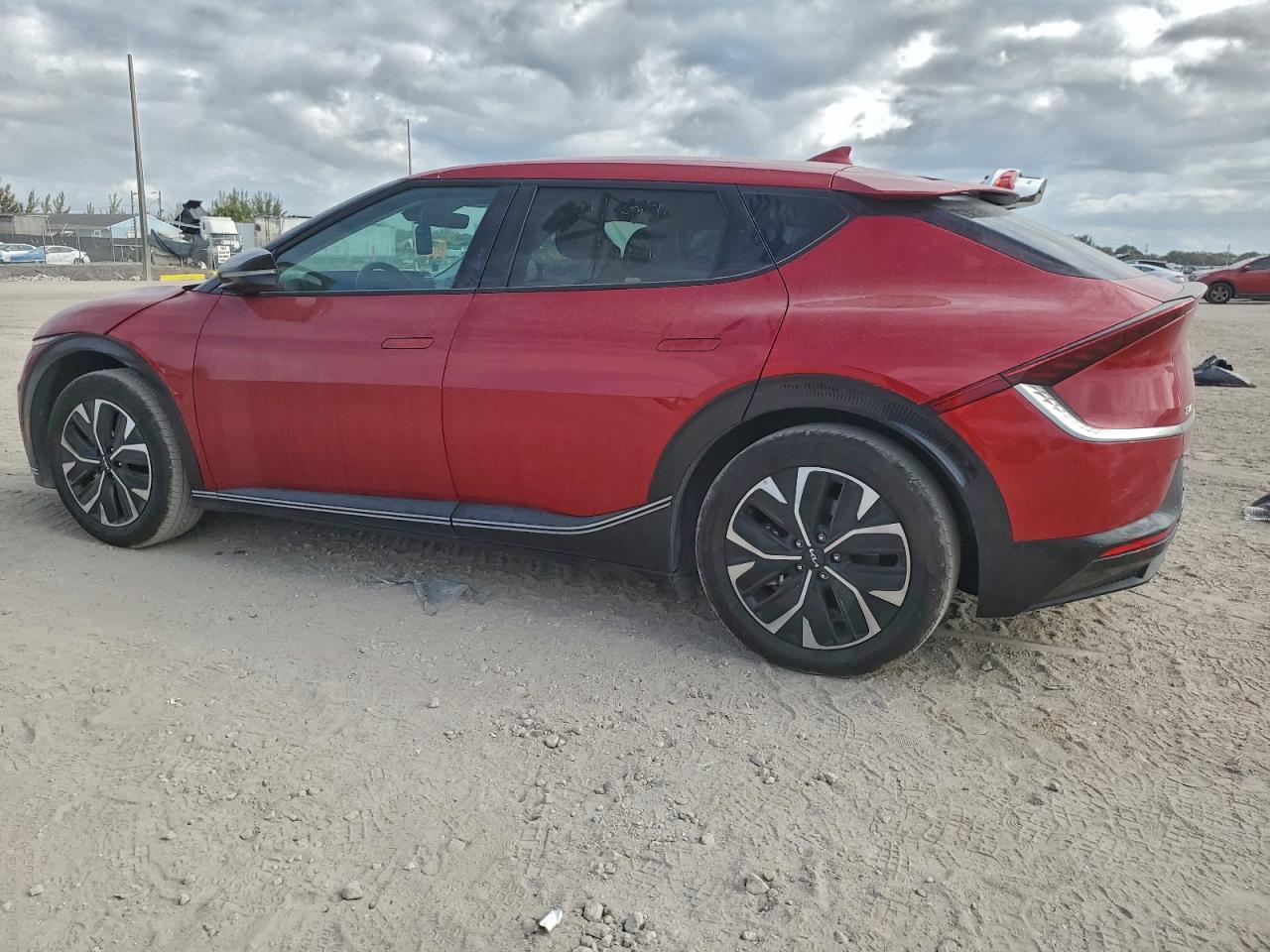 2023 KIA EV6 LIGHT photo 2
