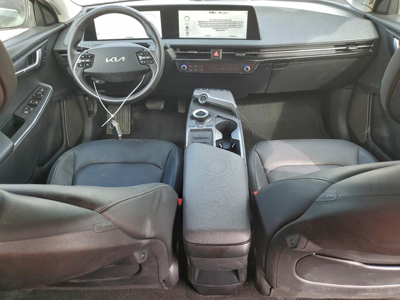 2023 KIA EV6 LIGHT photo 8